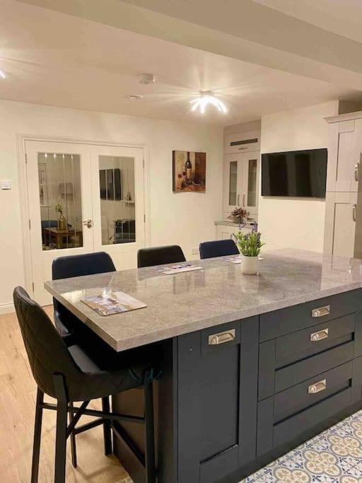 Modern Family Home Castleisland Buitenkant foto